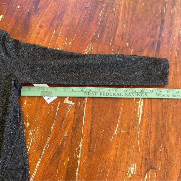 SOLD—— APT. 9 Plain Gray Soft Long-Sleeve Lightweight Sweater - Picture 4 of 8